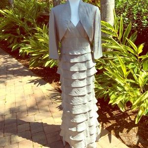 🥂Elegant Shimmering Evening Gown Like New